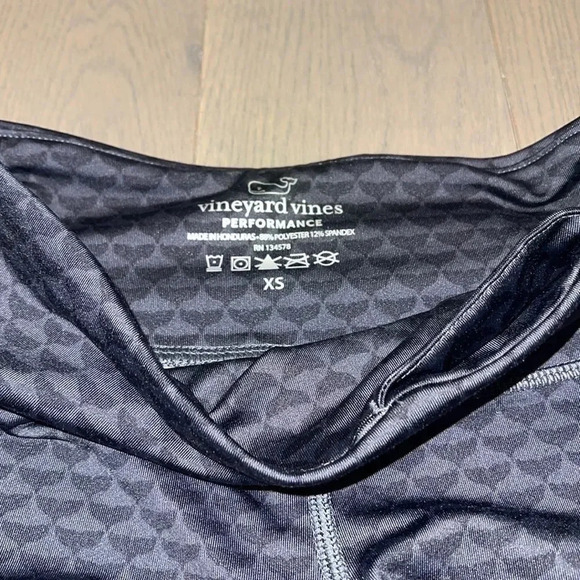 VINEYARD Vines Woman’s Size XS Polyester/Spandex Mix Gray Activewear Leggings - Picture 3 of 9